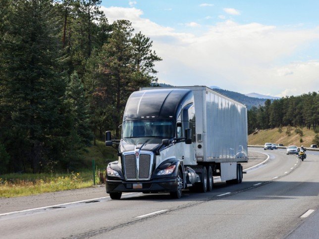 Turnkey-dedicated-transportation-solutions-Truck-RXO